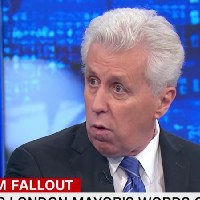 Журналист CNN лишился работы за нацистское приветствие в Twitter