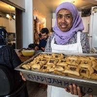 Пожилая мусульманка ежедневно кормит 300 человек
