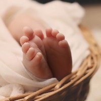 В ОАЭ ищут родителей, подбросивших семидневную девочку в мечеть