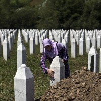 В Сребренице вспоминают жертв массового убийства мусульман