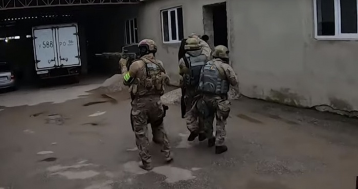 ФСБ показала задержание «благотворителей», спонсировавших ИГИЛ (Видео)