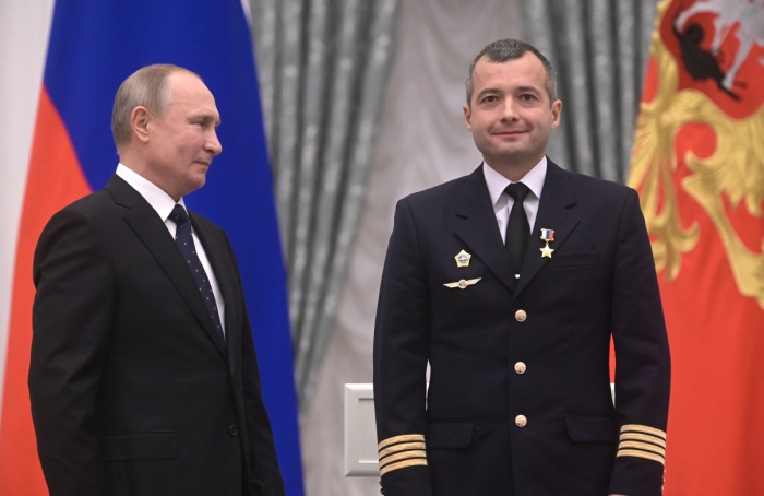 Дамир Юсупов, посадивший самолет на кукурузном поле, получил звезду Героя России